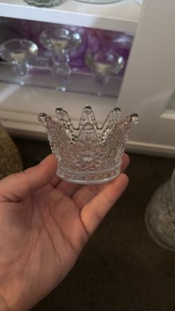 8 Crown Tea light Holders