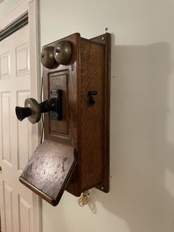 Antique Oak Wall Crank Telephone