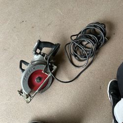 Skilsaw Model 77 7 1/4 Worm Drive. Saw