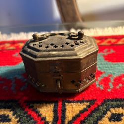 JOYERO ANTIGUO DE BRONCE 