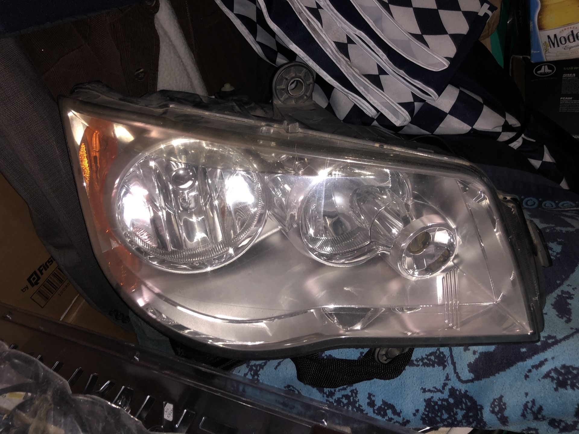 2013 Chrysler town and country headlamp