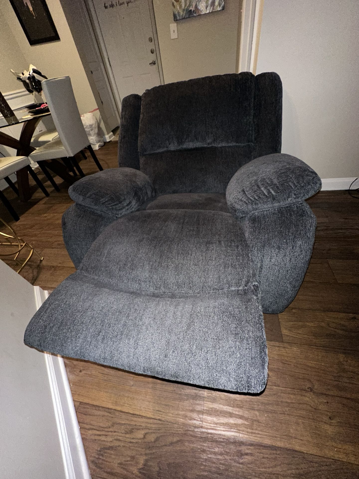 Like New Recliner 