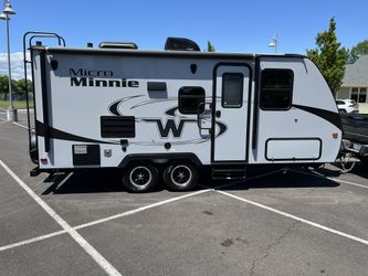 2017 Winnebego Ultra Mini