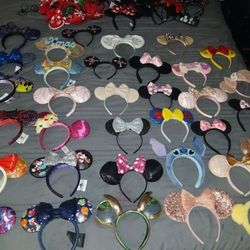 Huge lot of minnie And  mickey Mouse Ears!