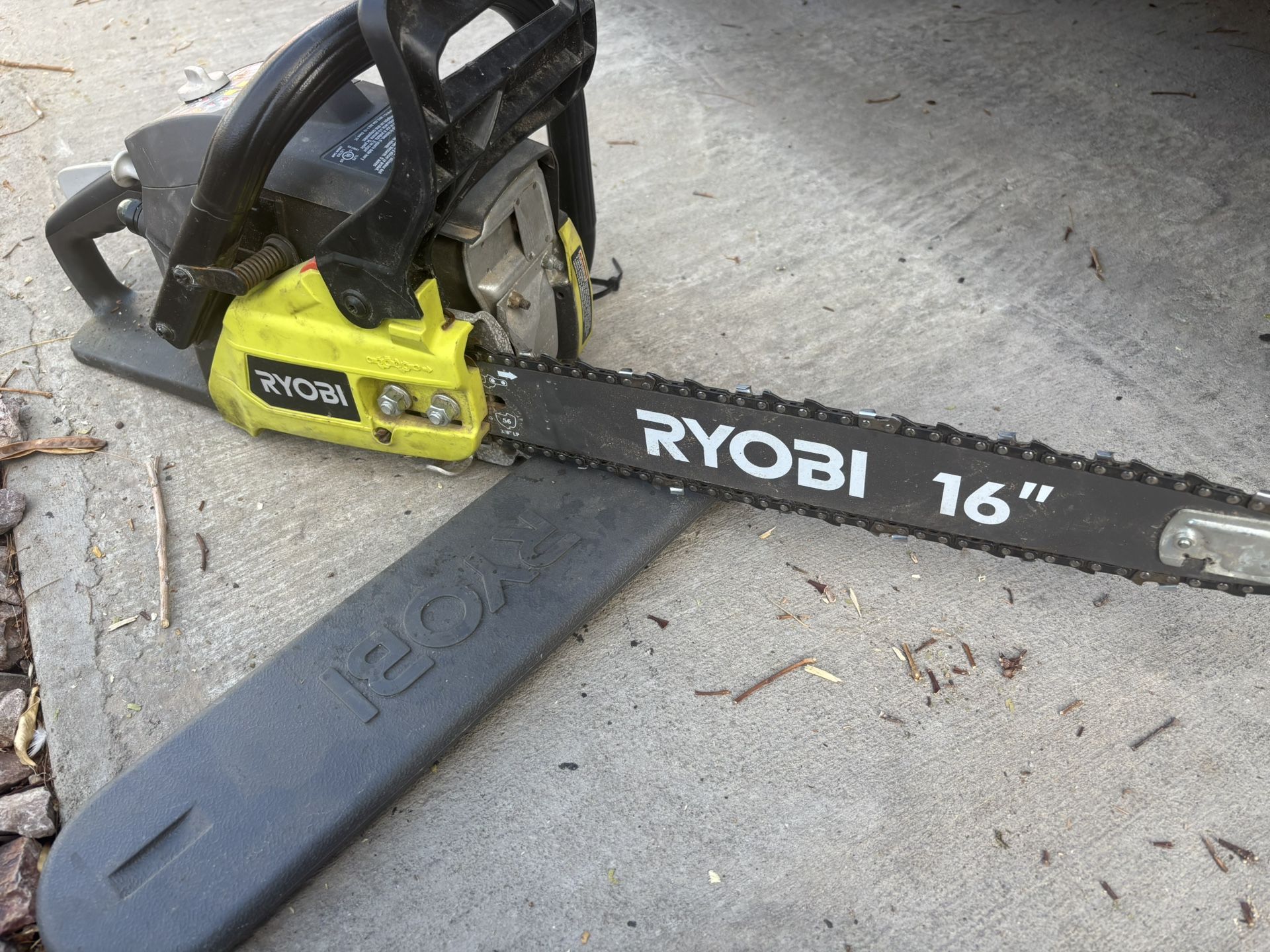 RYOBI 16 in. 37cc 2-Cycle Gas Chainsaw