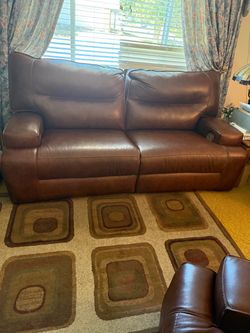 Reclining couch and oversized chair reclining