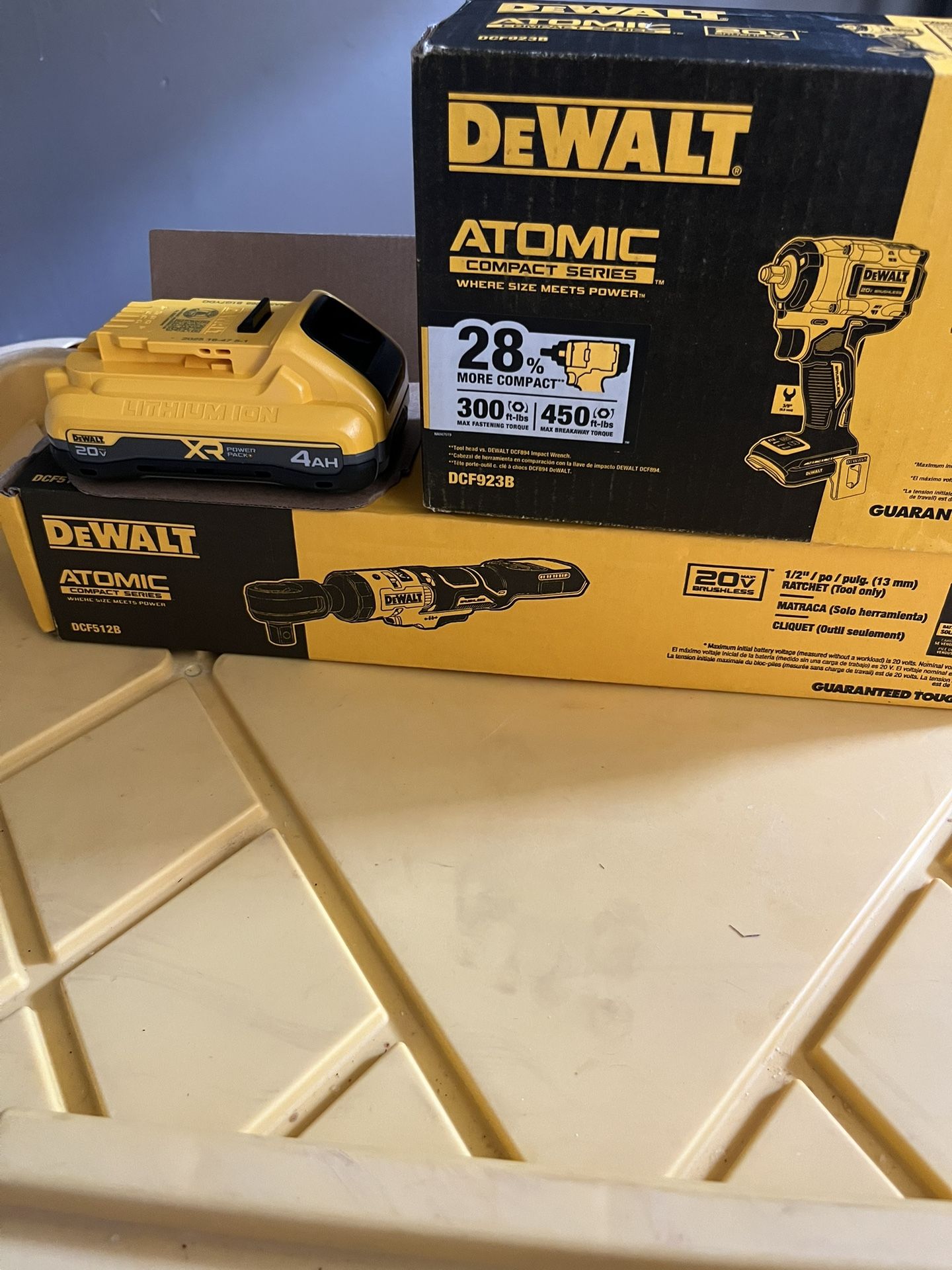 DEWALT BUNDLE 3/8” IMPACT WRENCH, BATTERY, 1/2” RATCHET BRUSHLESS NEW TOOLS $275