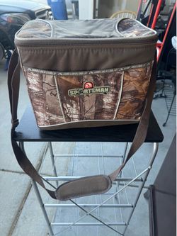 Igloo Sportsman Hard Liner Camo Cooler with Shoulder Strap