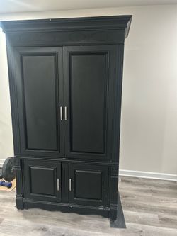 FREE TV Armoire