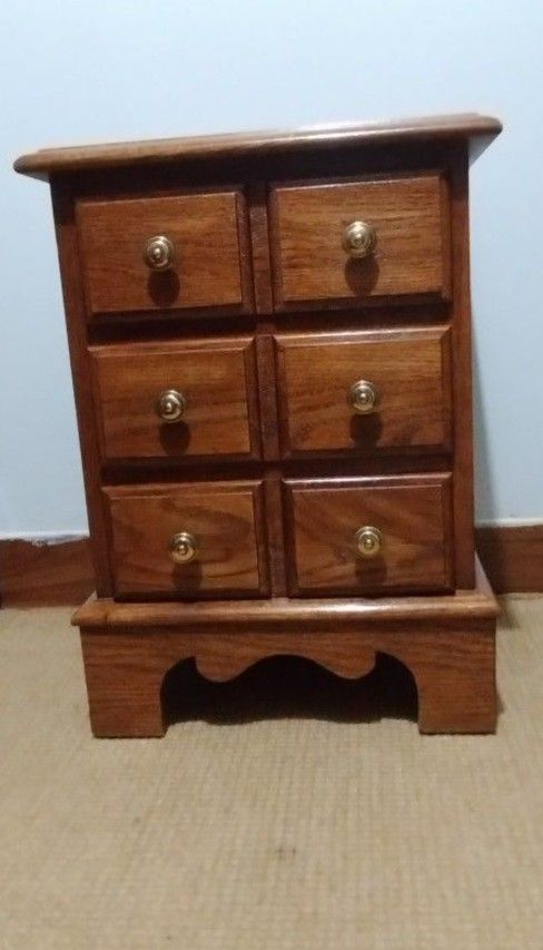 PENNSYLVANIA HOUSE NIGHTSTAND WITH 3 DRAWERS