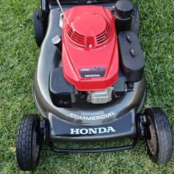 Honda HRC 216 Commercial Lawn Mower 