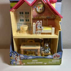 Mini Bluey Home Playset with 6 Removable Pieces - BRAND NEW! Never been opened! 