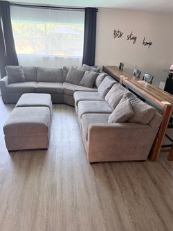 Macy’s Radley 6-Piece Sectional + 2 Ottomans