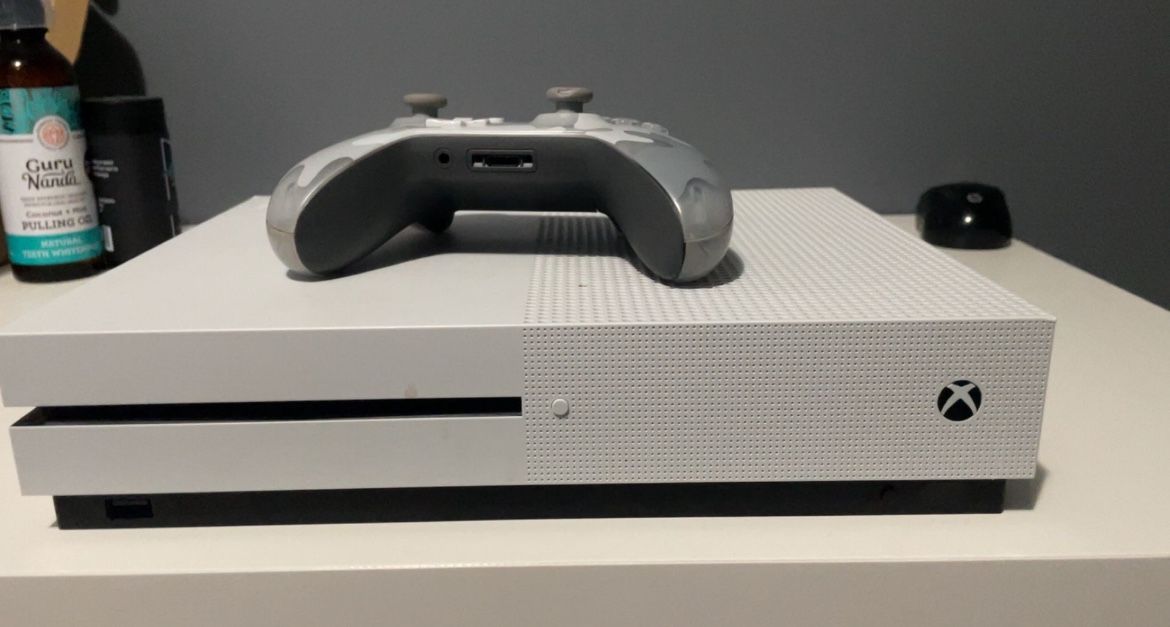 Xbox One S