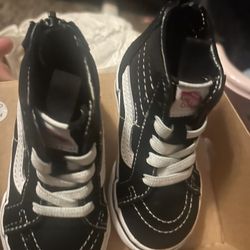 TD  Vans Size 5 