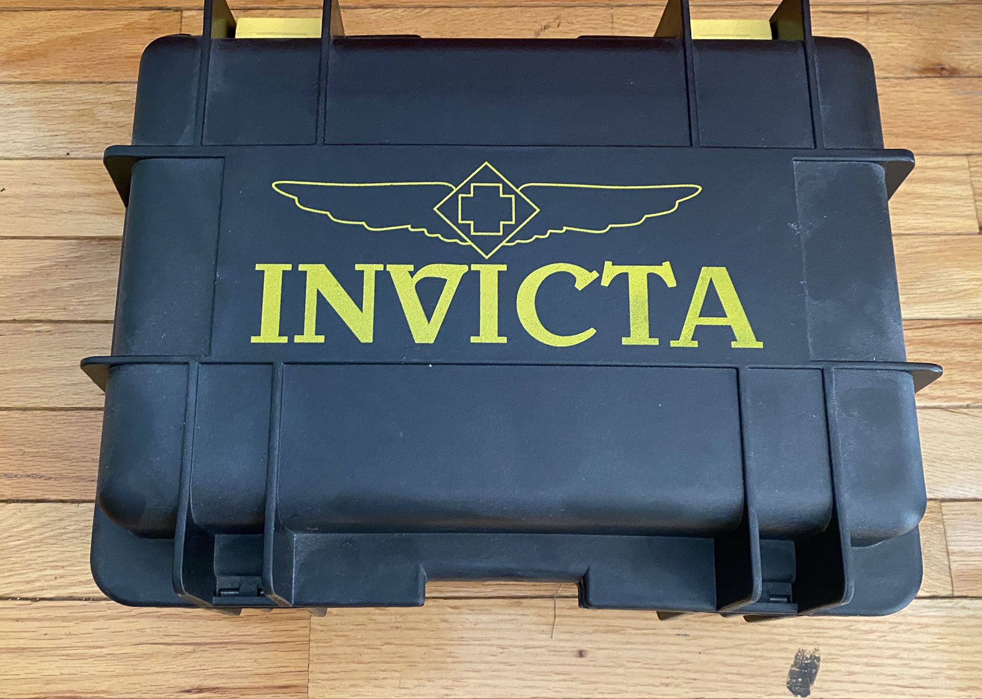 INVICTA - 8 Watch Carrying Case