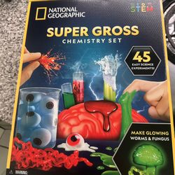 NATIONAL GEOGRAPHIC Gross Science Kit - 45 Gross Science Experiments- Dissect a Brain, Make Slime, Creepy STEM Project Gifts for Boys and Girls, Hallo