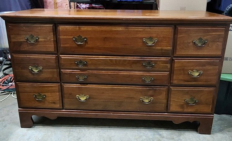 Wood Dresser