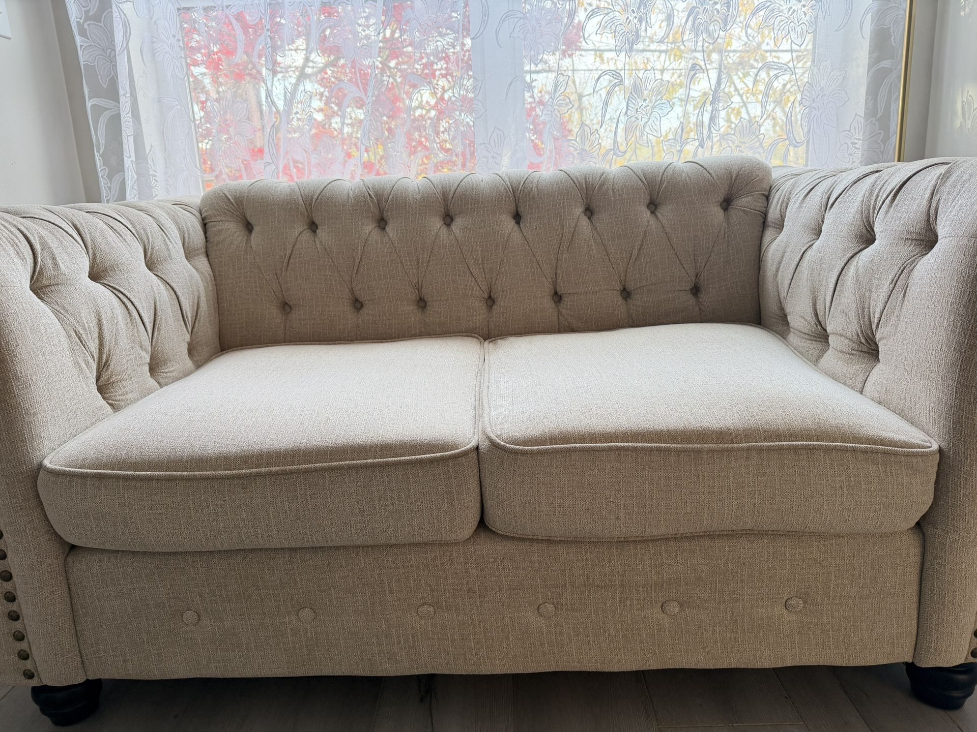 Loveseat 