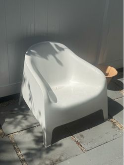 Ikea Skarpo white outdoor chair