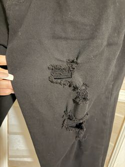 Men’s jeans ripped design