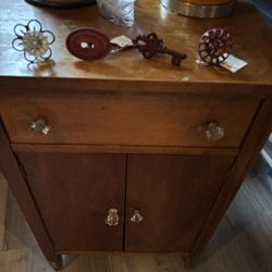 Old End Table/drawer 