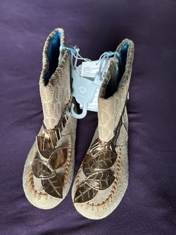 Disney Pocahontas New With Tags Shoes  (9/10)