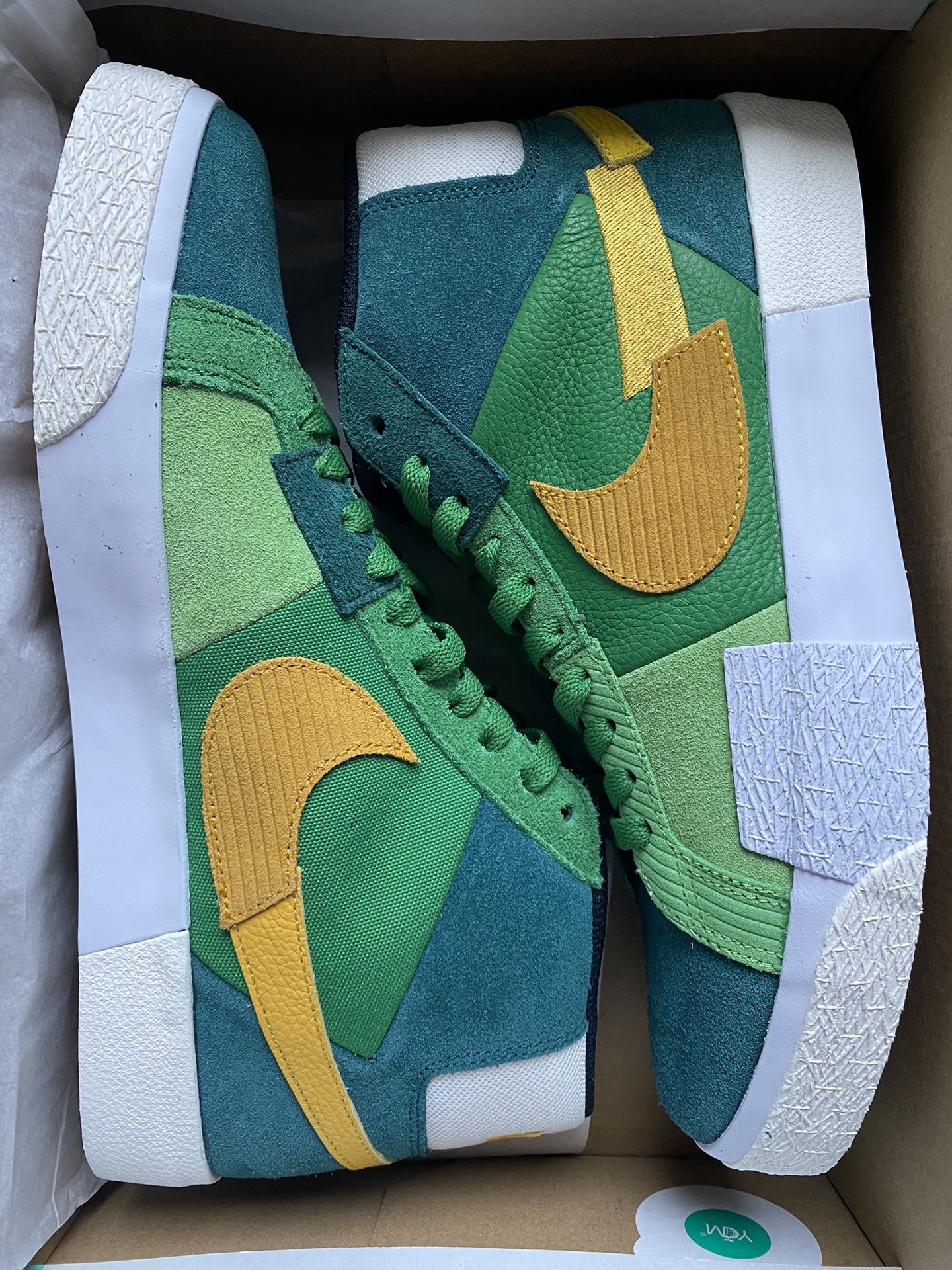 Nike SB Zoom Blazer Mid PRM Men’s Size 9.5 (DA8854 300)