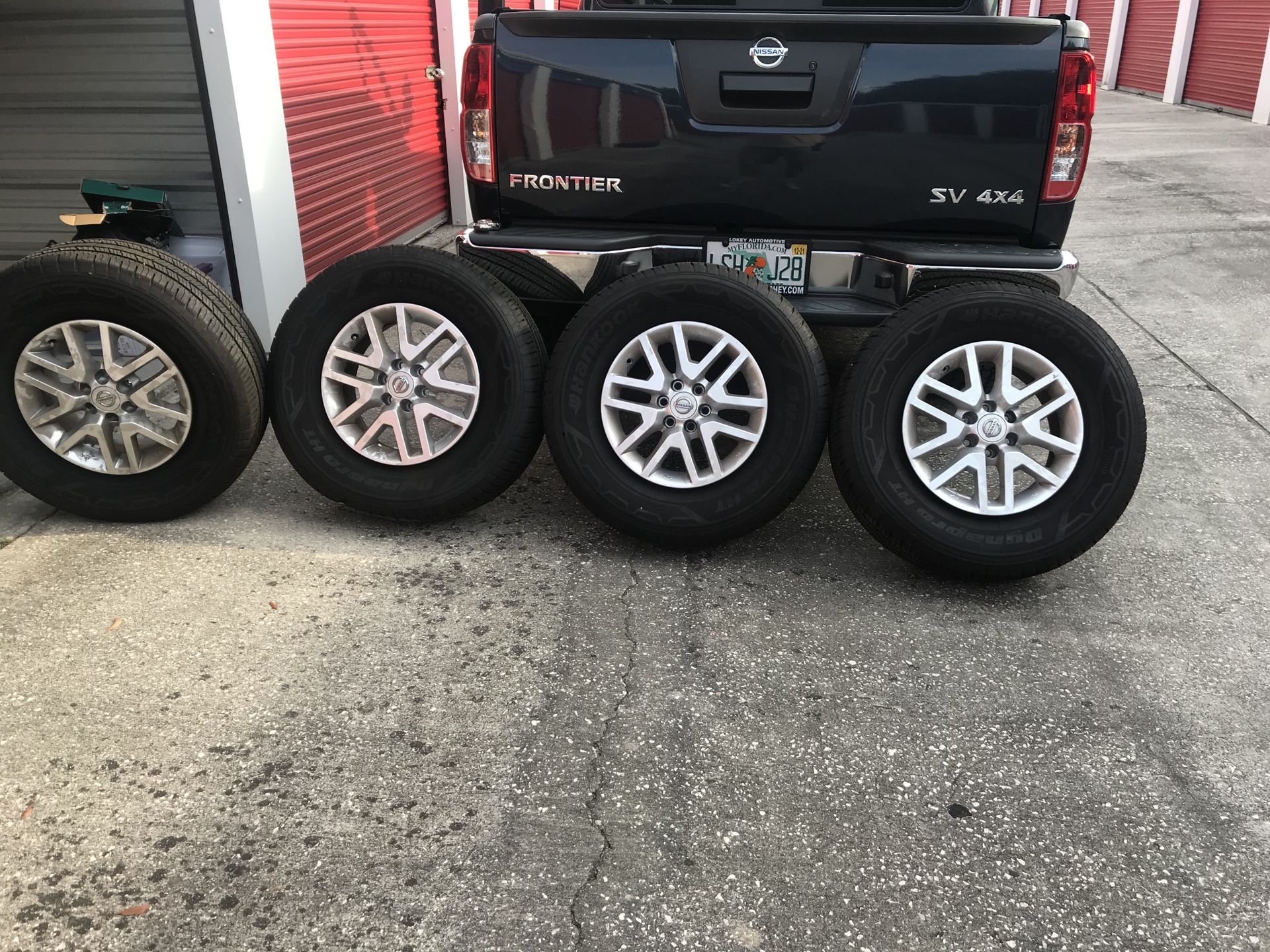 2019 Nissan frontier rims and tires