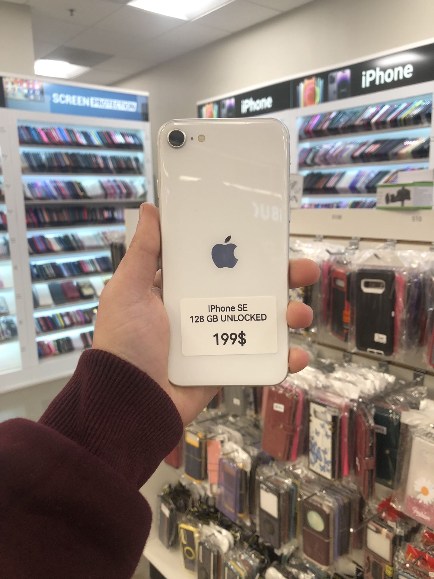 iPhone SE 128 GB Unlocked +free Gifts 🤩🥳