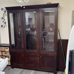 Ethan Allen Kitchen China Cabinet