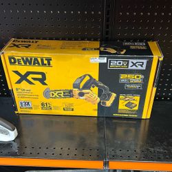 Dewalt 8 inch 20 V new in box DCCS623 battery chainsaw