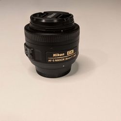 Nixon AF-S DX Nikkor 35mm F/1.8G  Lens- Auto Focus For Nikon DSL Cameras