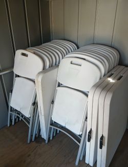 Hola Rento Sillas Y Mesas En Hesperia $2,50. Cada Silla