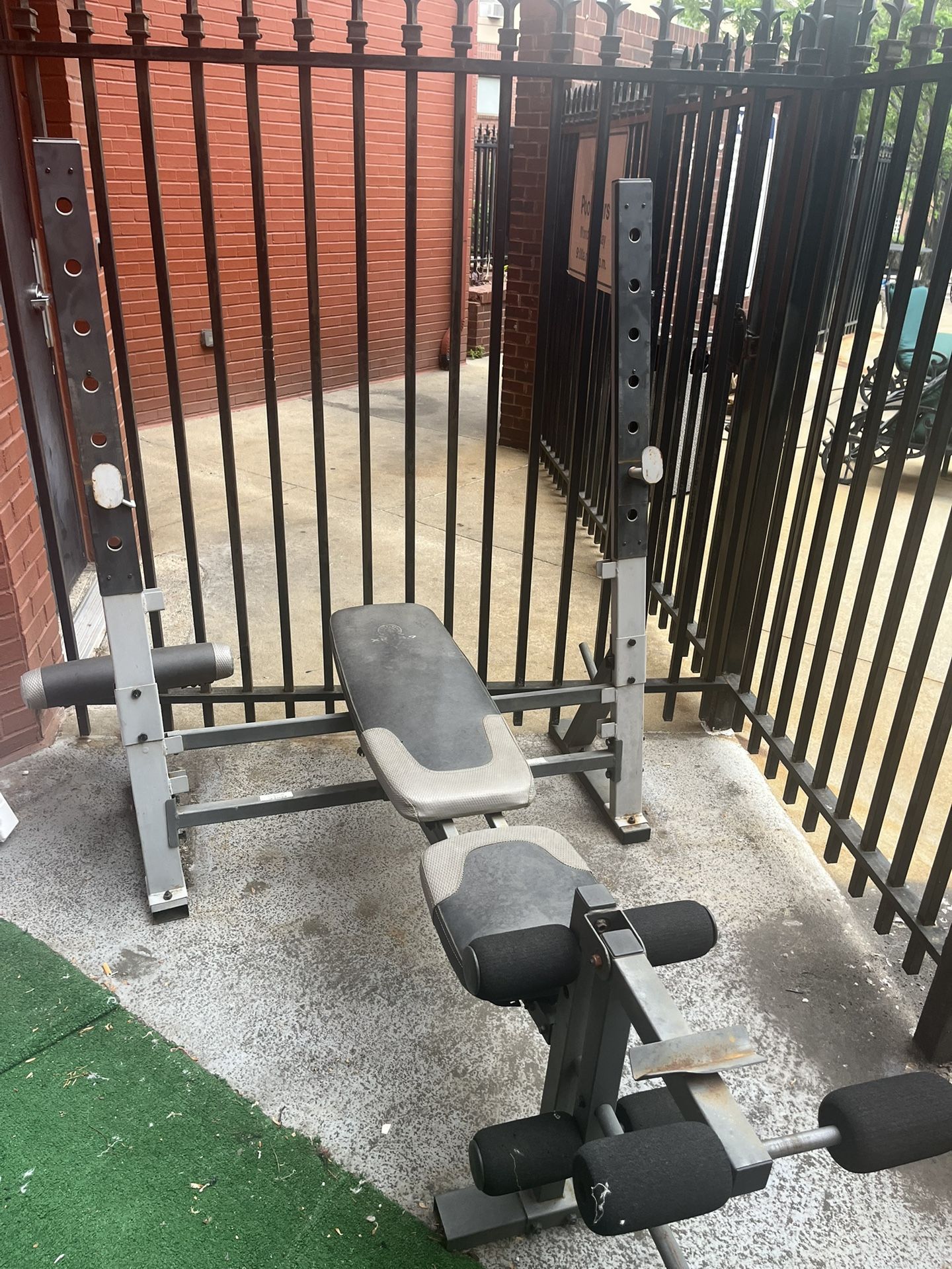 Golds Gym Olympic Bench/Leg Press
