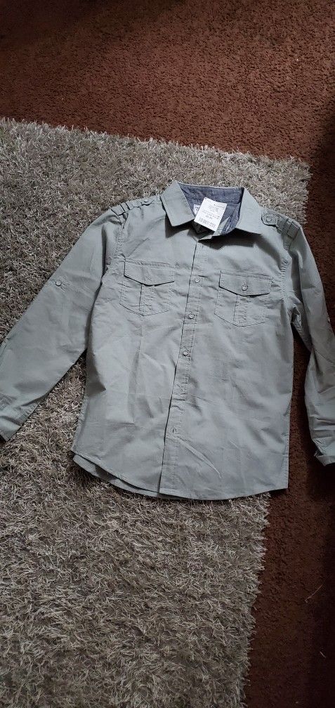 Camisas Usadas Como Nuevas Size 10 A. 12 $5 Las Nuevas $3 LAS USADAS Aprovecha