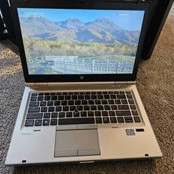 HP Elitebook 8470p. Core i7. Windows 10. Webcam

