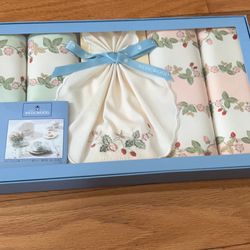 Wedgwood Tea Mat & Doily Set