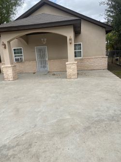 1 bedroom house with kitchen living room all gated big yard  Palmview on Bentsen rd south