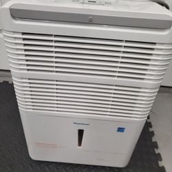 Dehumidifier 