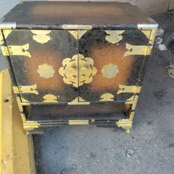 1980s Jewelry Box Vintage Korean Tansu Style Chinoiserie Nightstand/ End Table!! 