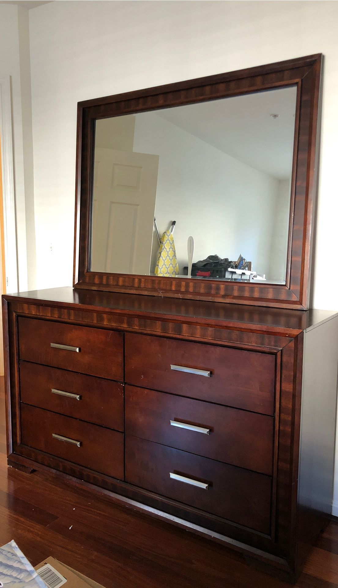 6-Drawer Dresser with Mirror