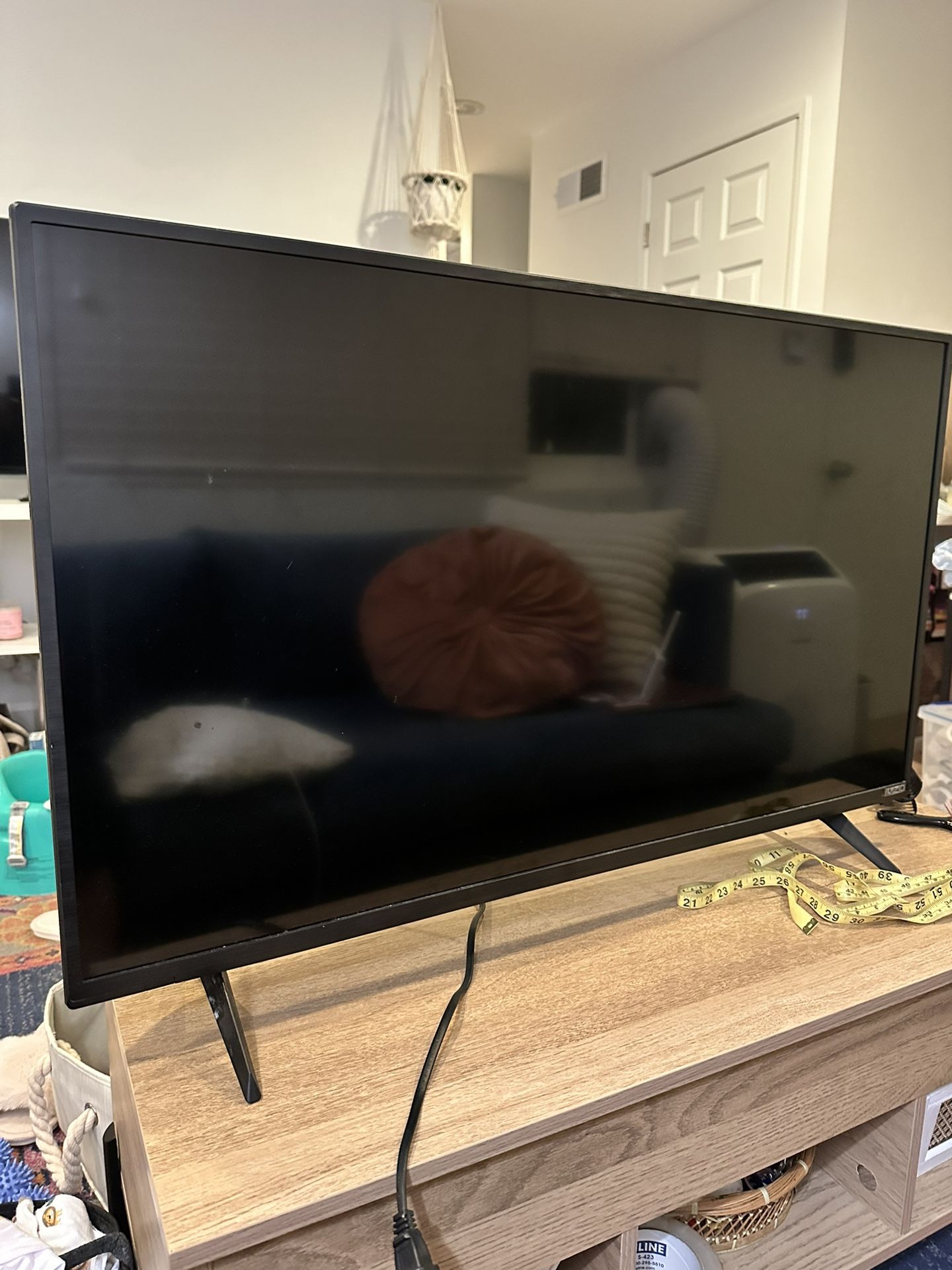Like New Vizio 40” Flat Screen TV