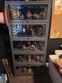 2 display cases