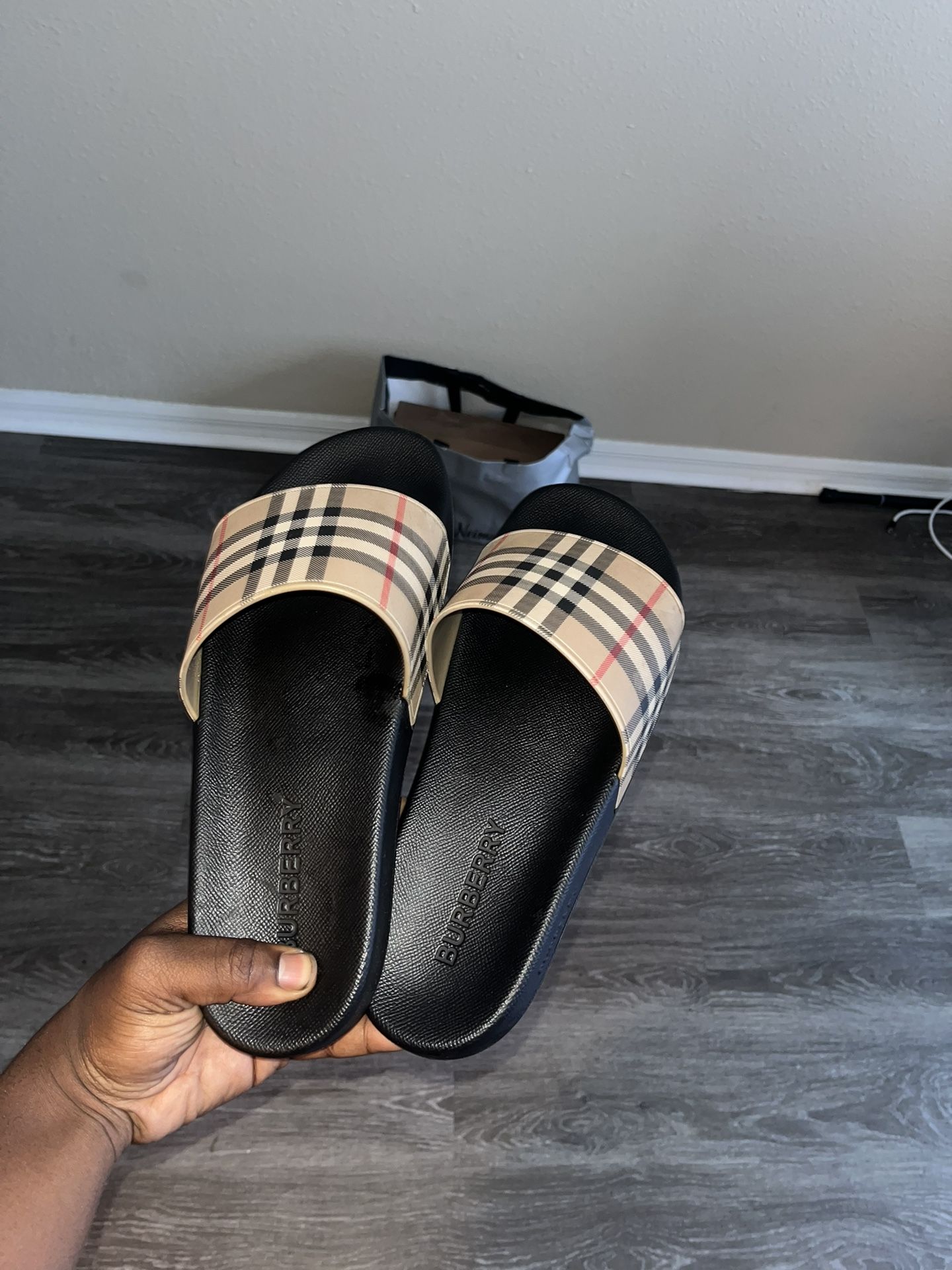 Burberry Beige Vintage Check Slides