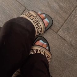 Acrylic Toes 