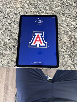 iPad Air ( 4th Generation ) 64 GB