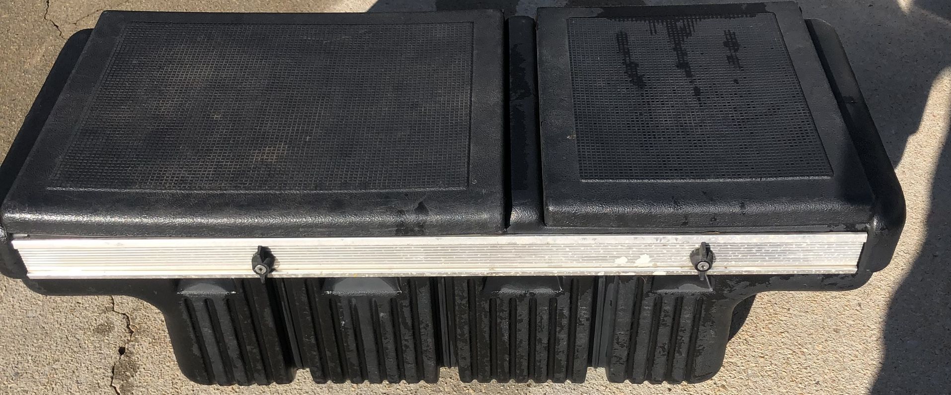 Truck Bed Tool Box 53” X 22” X21” / Key