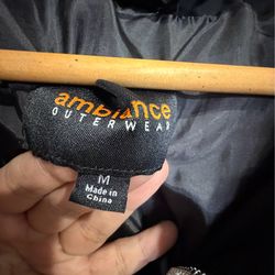 Black puffy jacket size M