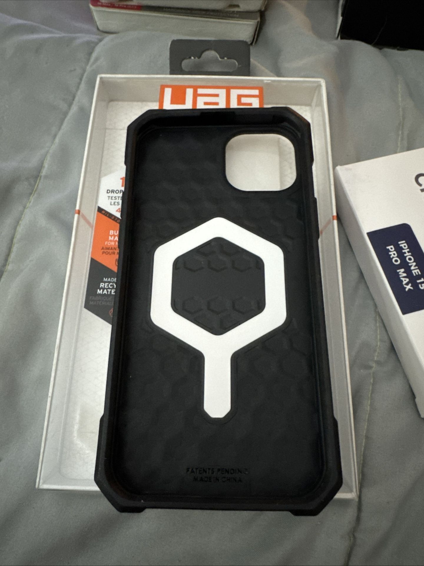NEW Black UAG Essential Armor iPhone 15 Pro Max Case W/Magnet Phone Case